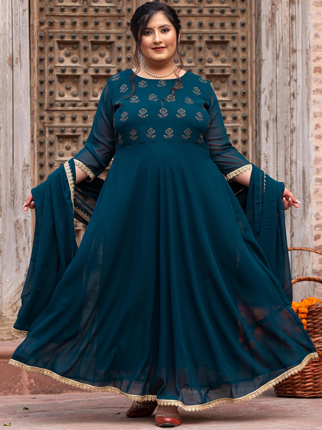 

DesiNoor.com Floral Embellished Anarkali Kurta With Dupatta, Teal