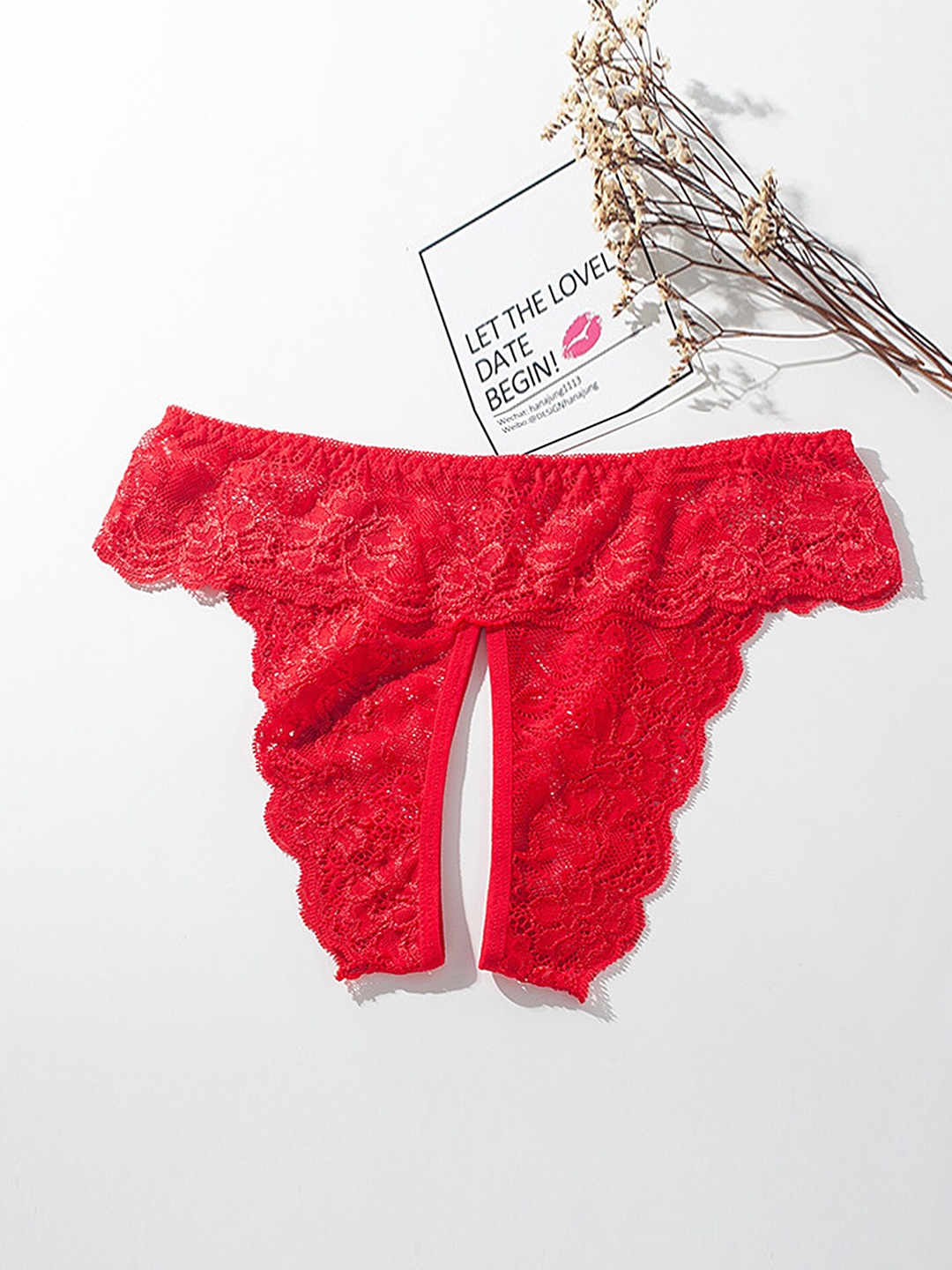 

LULU & SKY Low-Rise Self-Design Thongs, Red