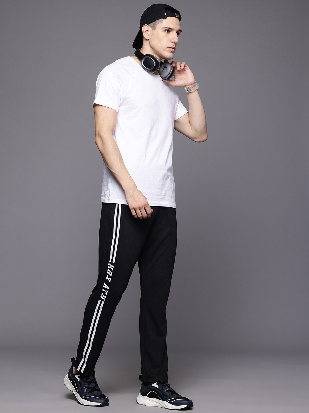 

HRX by Hrithik Roshan Men Lifestyle Track Pants, Black