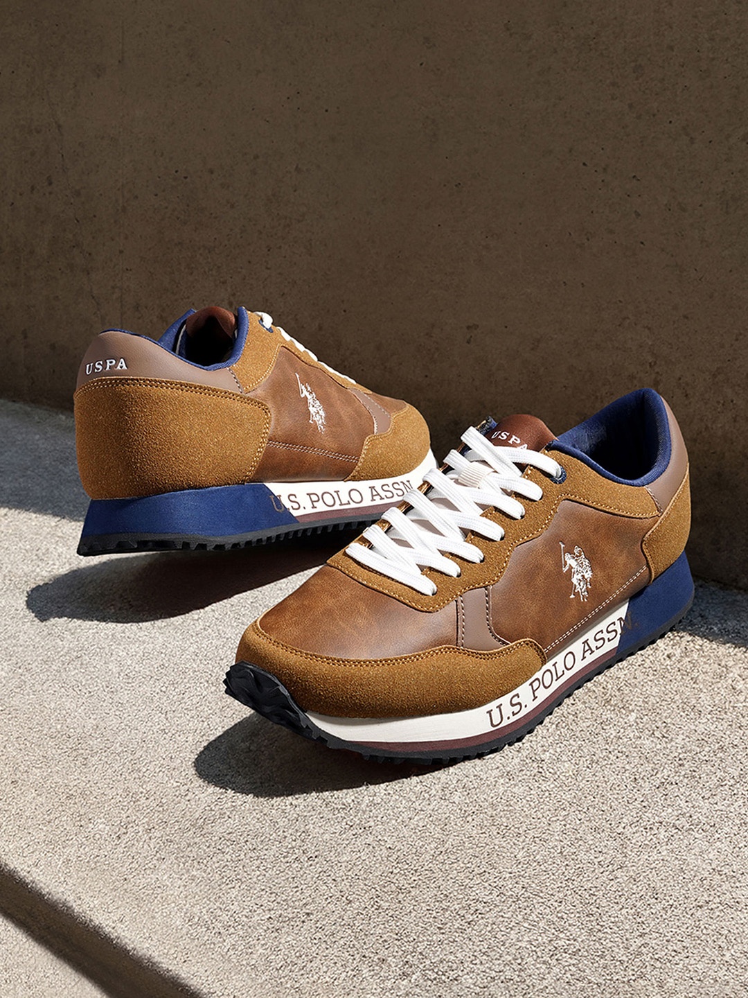 

U.S. Polo Assn. Men Caspian Retro Joggers Sneakers, Tan