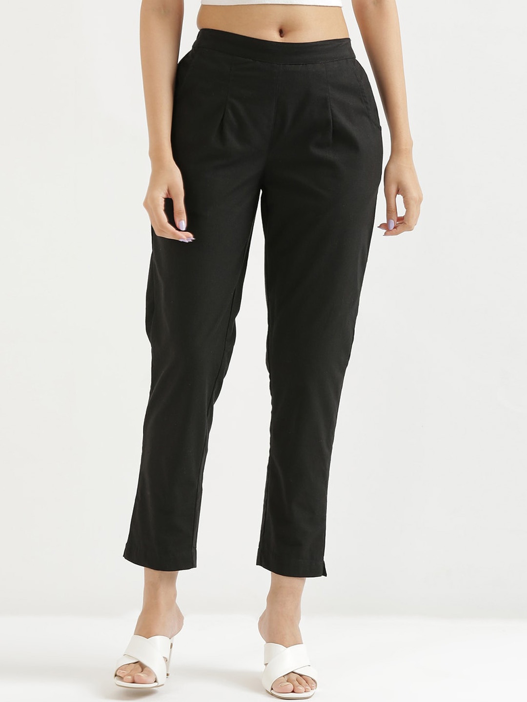 

SAADAA Women Regular Fit Cotton Pleated Trousers, Black