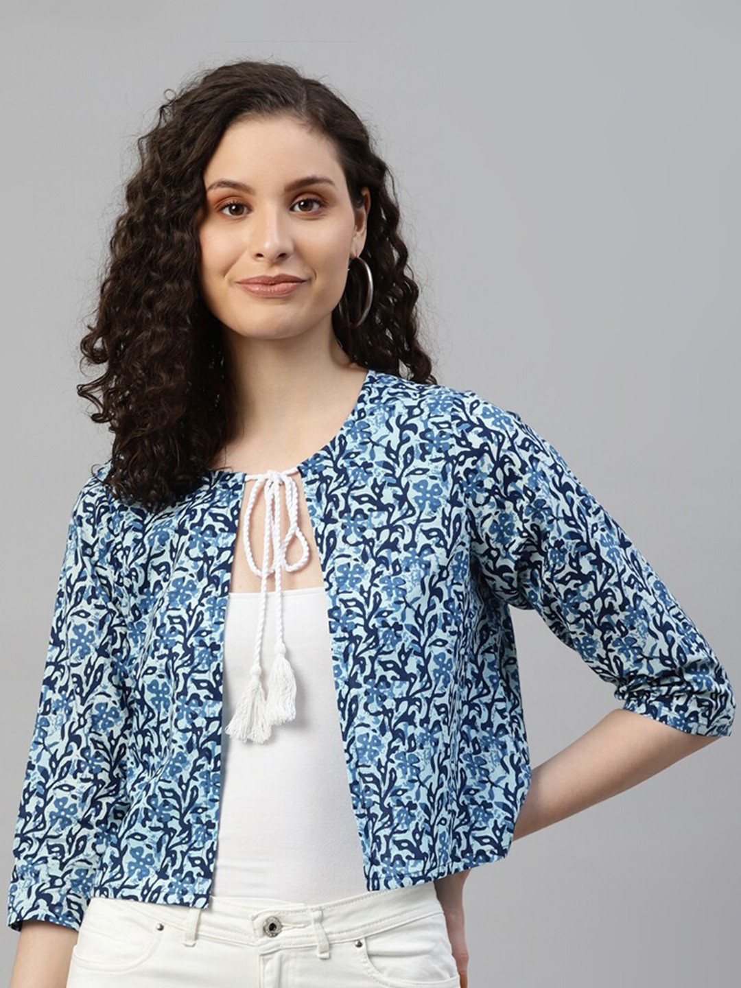 

DEEBACO Floral Printed Crop Tie-Up Shrug, Navy blue