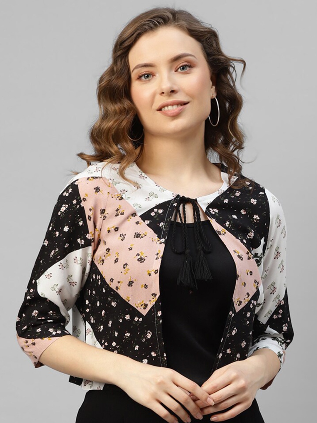 

DEEBACO Floral Printed Crop Shrug, White