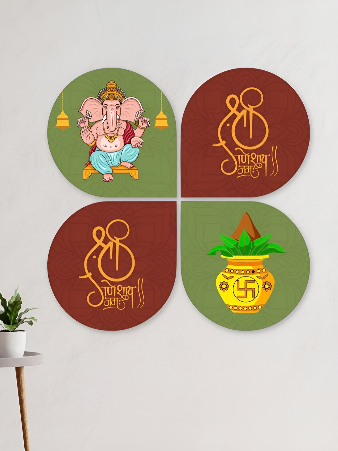 

ArtVibes Green & Red Wooden Hanging Wall Art