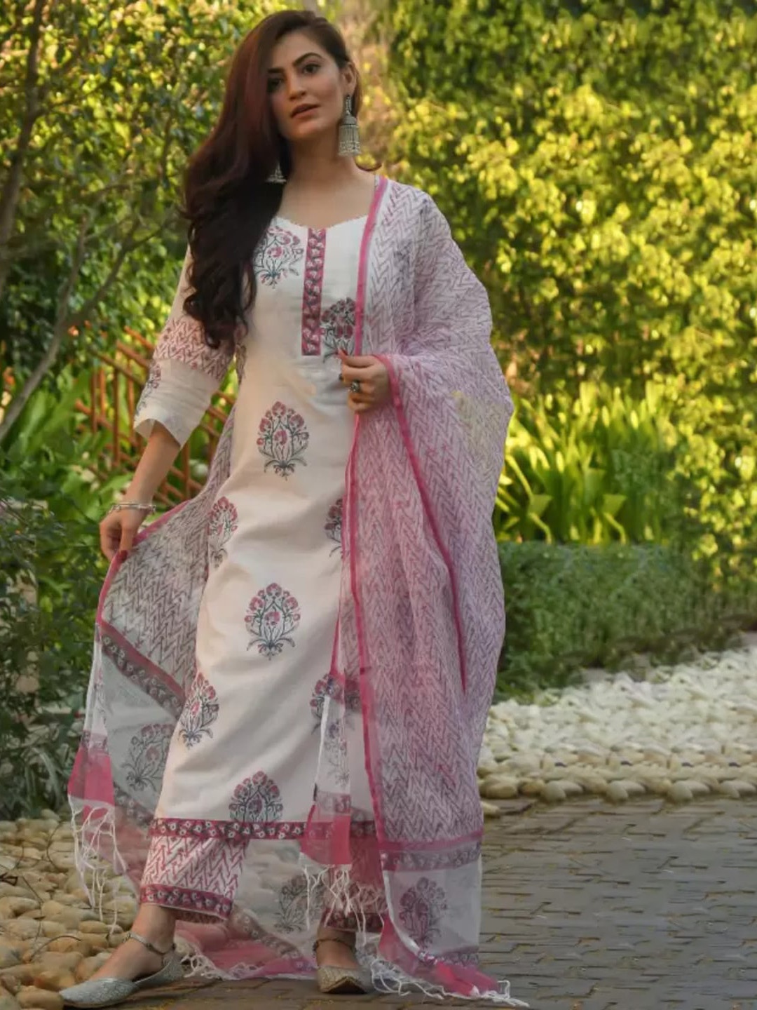 

THE FAB FACTORY Floral Printed Kurta With Trouser & Dupatta, Pink