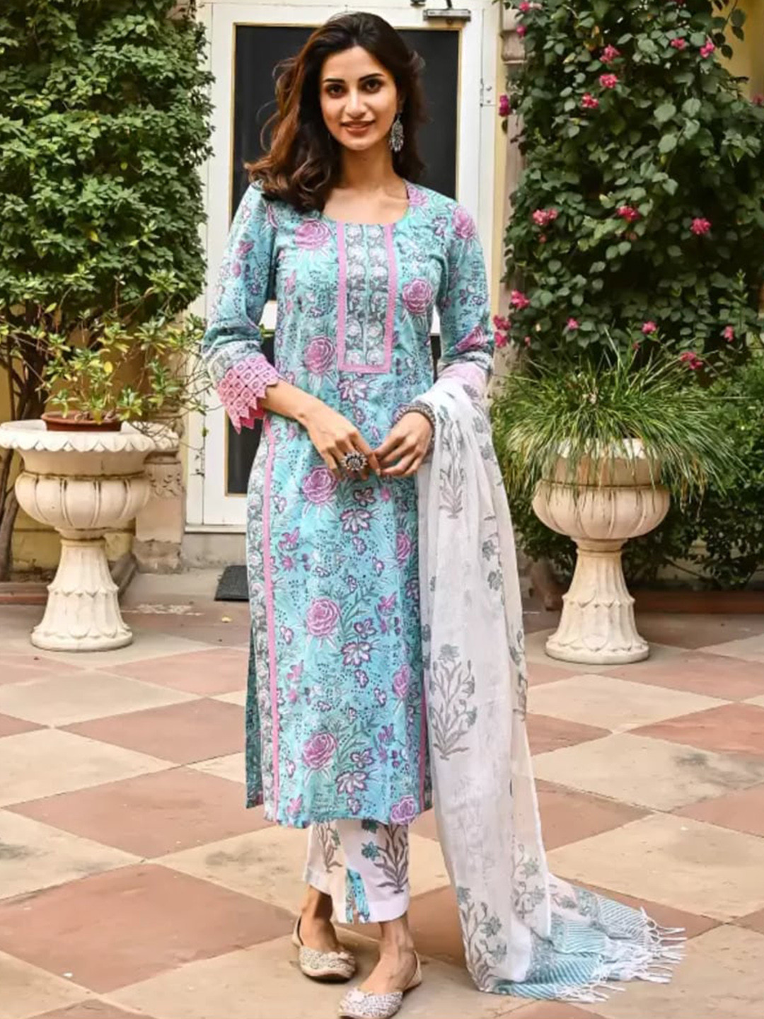 

THE FAB FACTORY Floral Printed Kurta With Trouser & Dupatta, Blue
