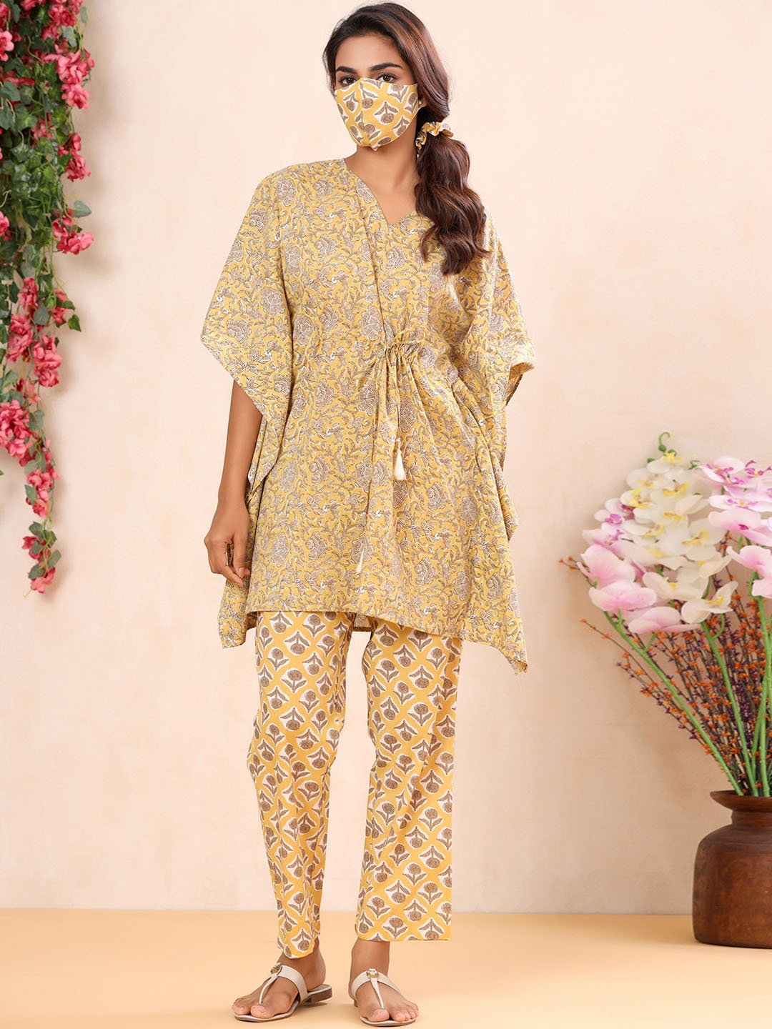 

Sangria Floral Printed Pure Cotton Kraftan Kurta & Trousers, Yellow