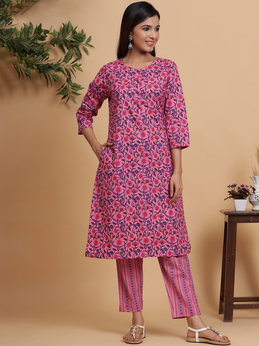 

Sangria Floral Printed Pure Cotton Regular Kurta with Trousers, Pink