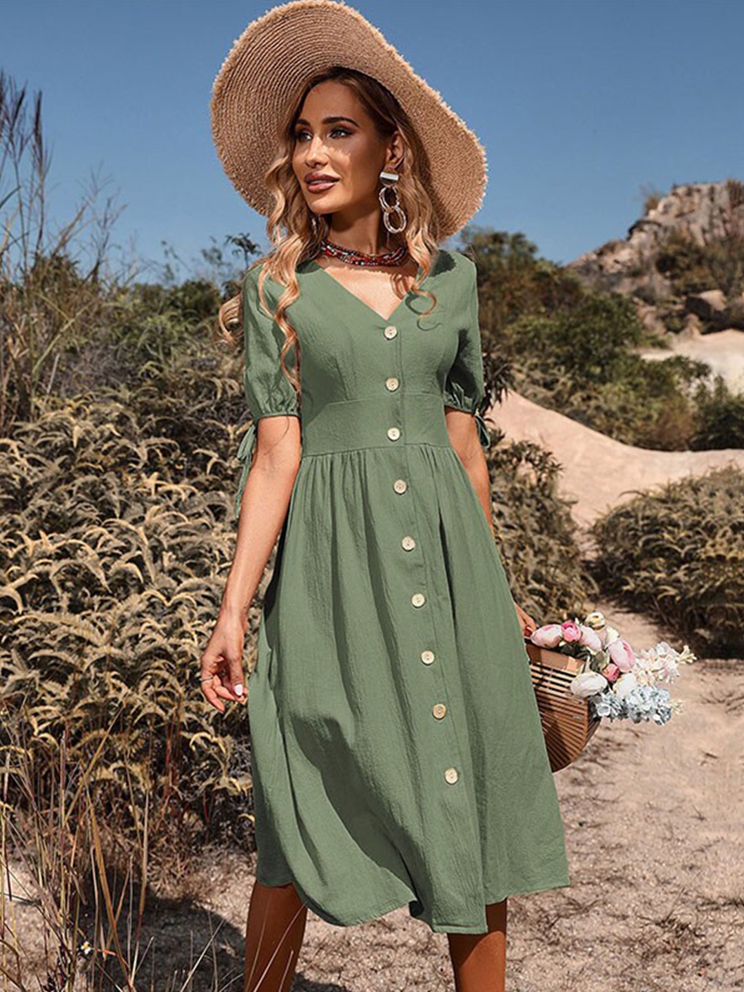 

StyleCast Green V-Neck Puffed Sleeves Midi Dress