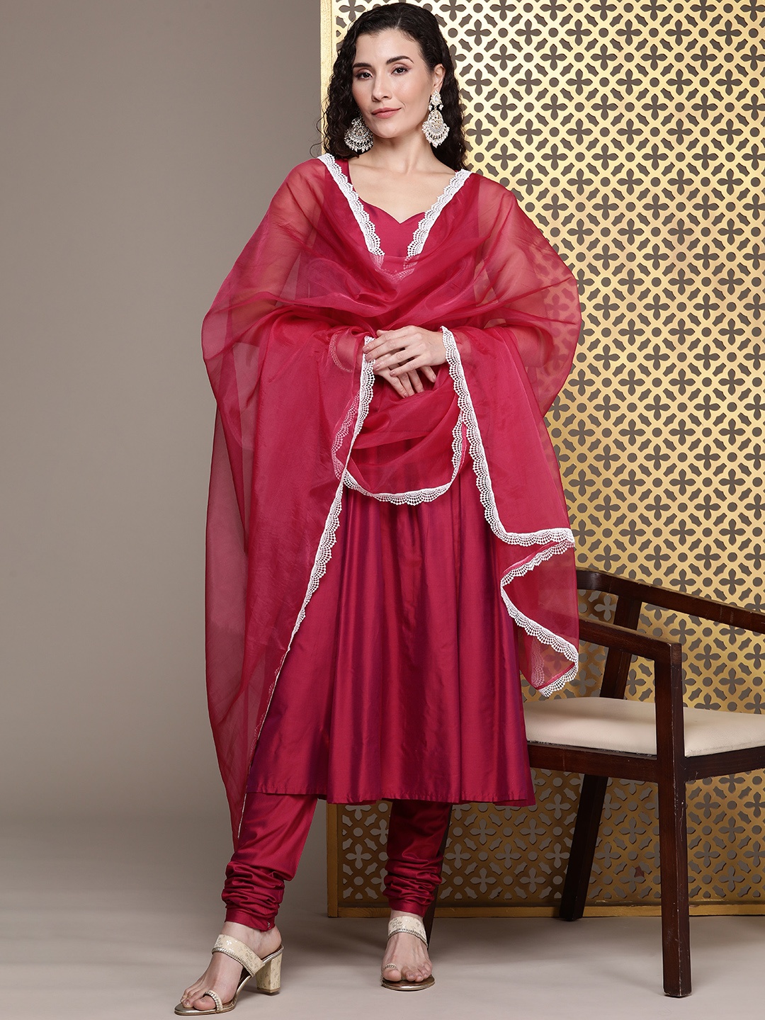 

House of Pataudi Women Jashn Kurta With Churidar & Dupatta, Magenta