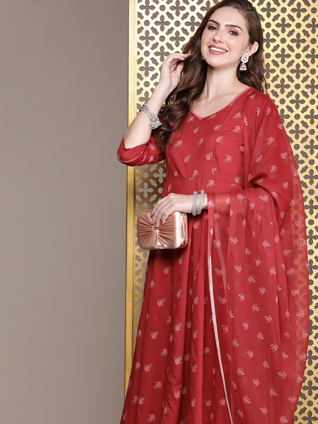 

House of Pataudi Women Jashn Floral Printed Pure Cotton Kurta with Trousers & Dupatta, Red