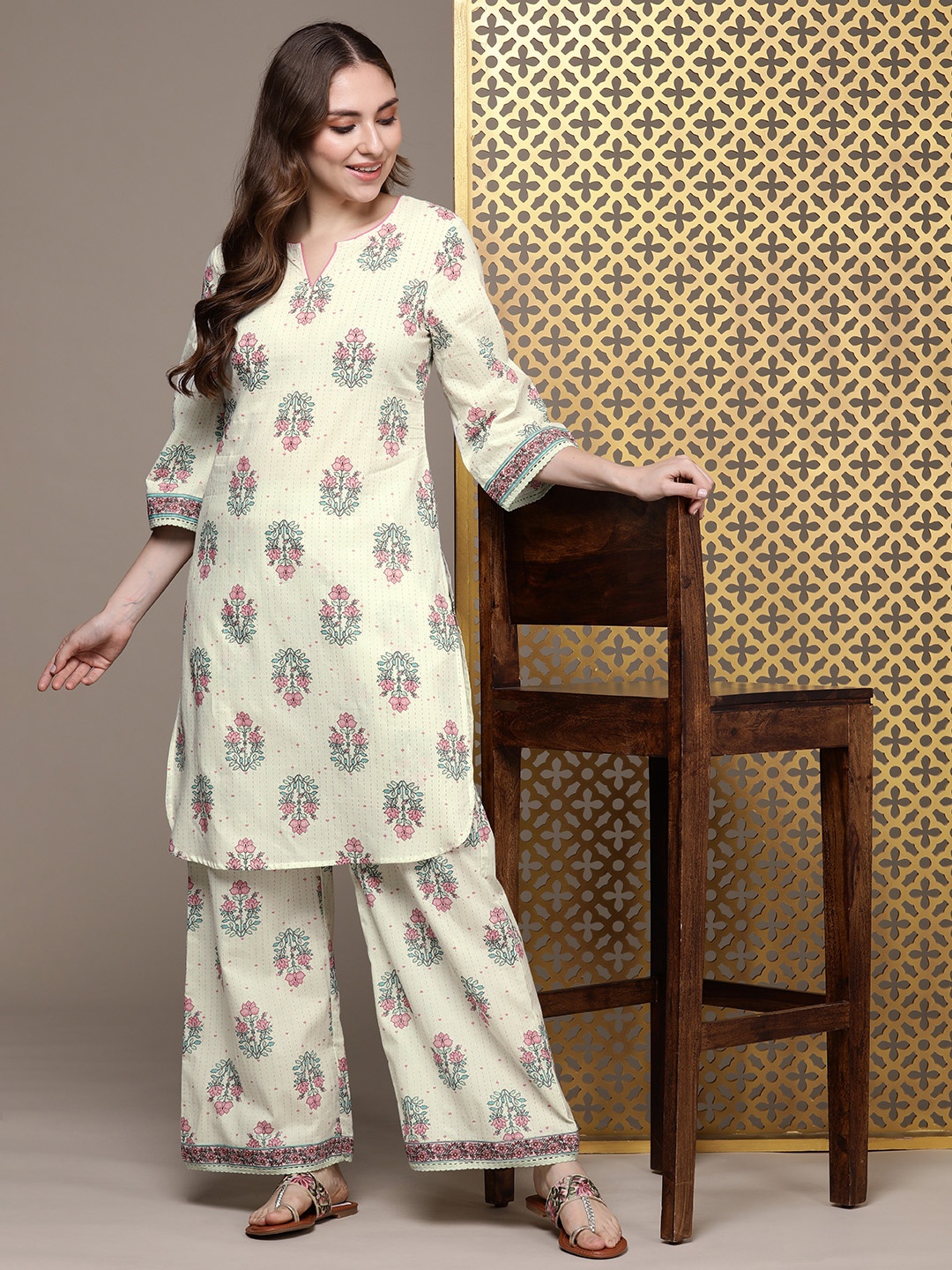 

House of Pataudi Pure Cotton Floral Printed Regular Jashn Kurta With Palazzos, Green