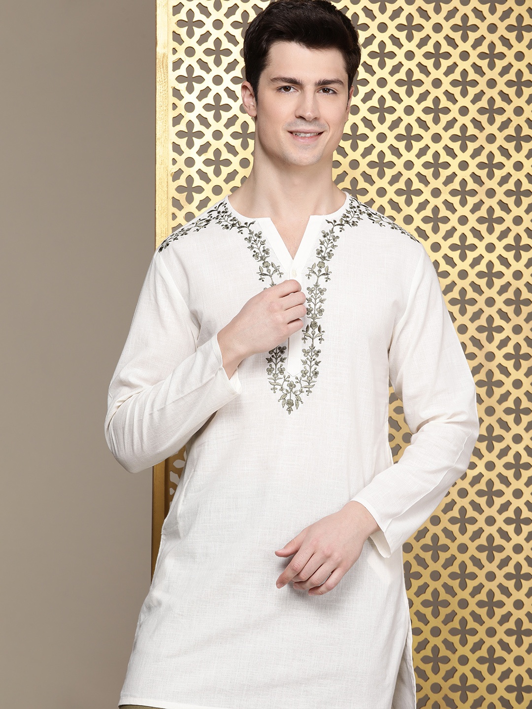 

House of Pataudi Pure Cotton Self Design Embroidered Regular Jashn Kurta With Trousers, White