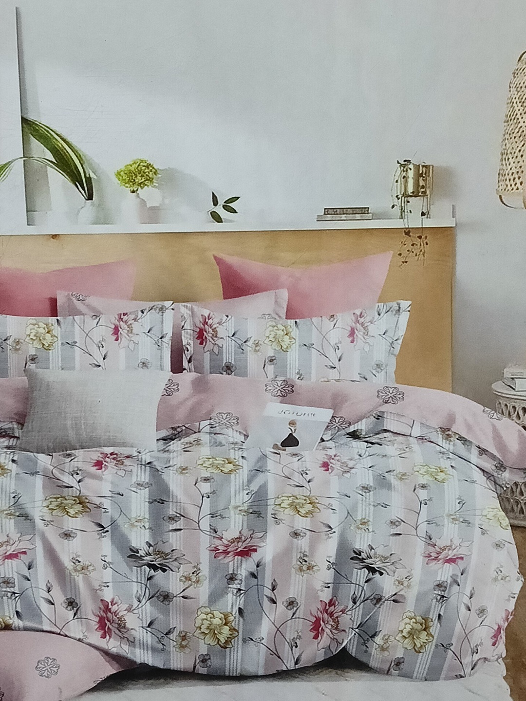 

Signature Grey & Pink Floral Microfiber 144 TC Queen Bedsheet with 2 Pillow Covers