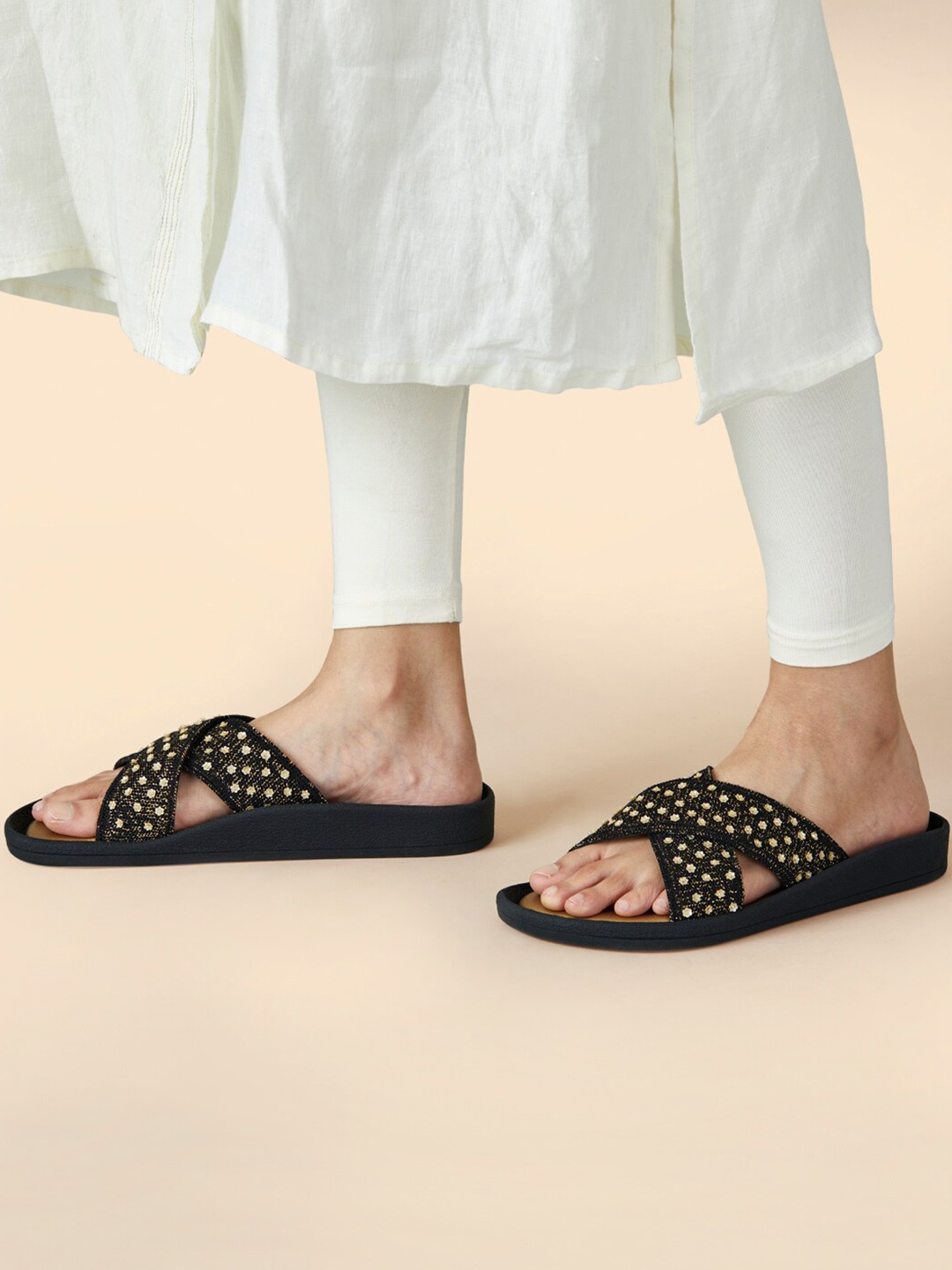 

NEEMANS Embellished Cross Strap Open Toe Flats, Black