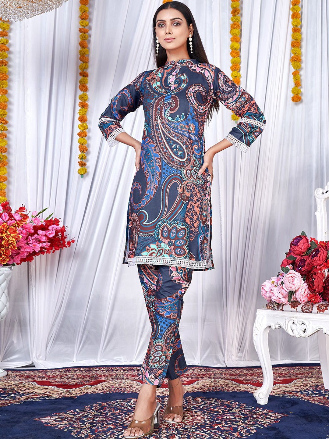 

PRENEA Paisley Printed Mandarin Collar Kurta With Trousers, Blue