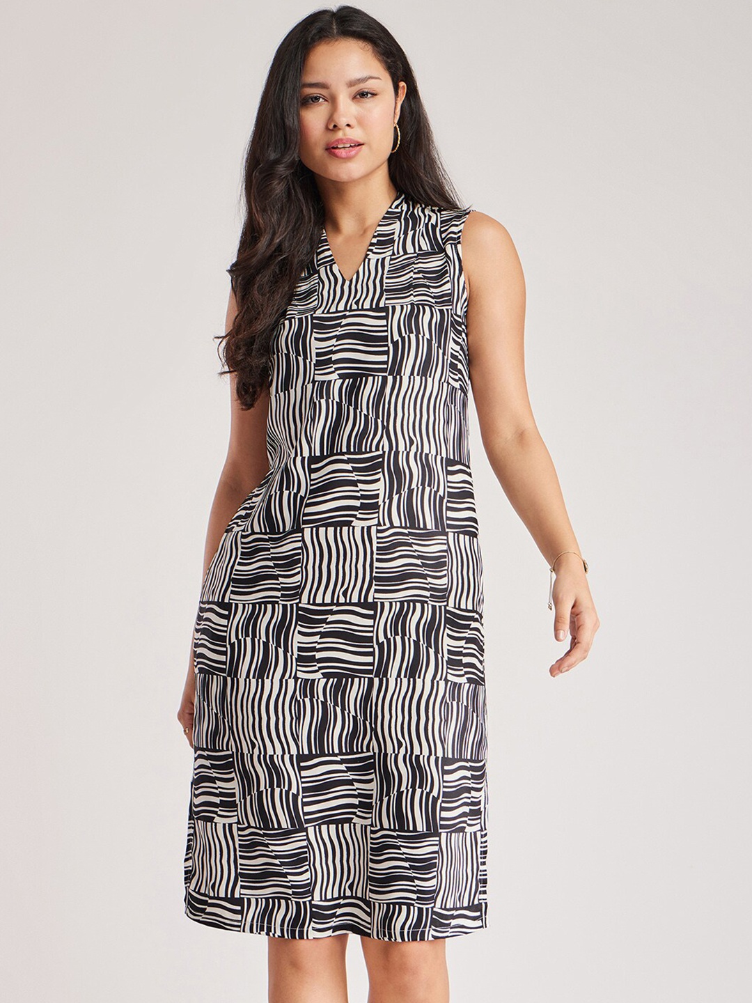 

FableStreet Geometric Printed A Line Dress, Black