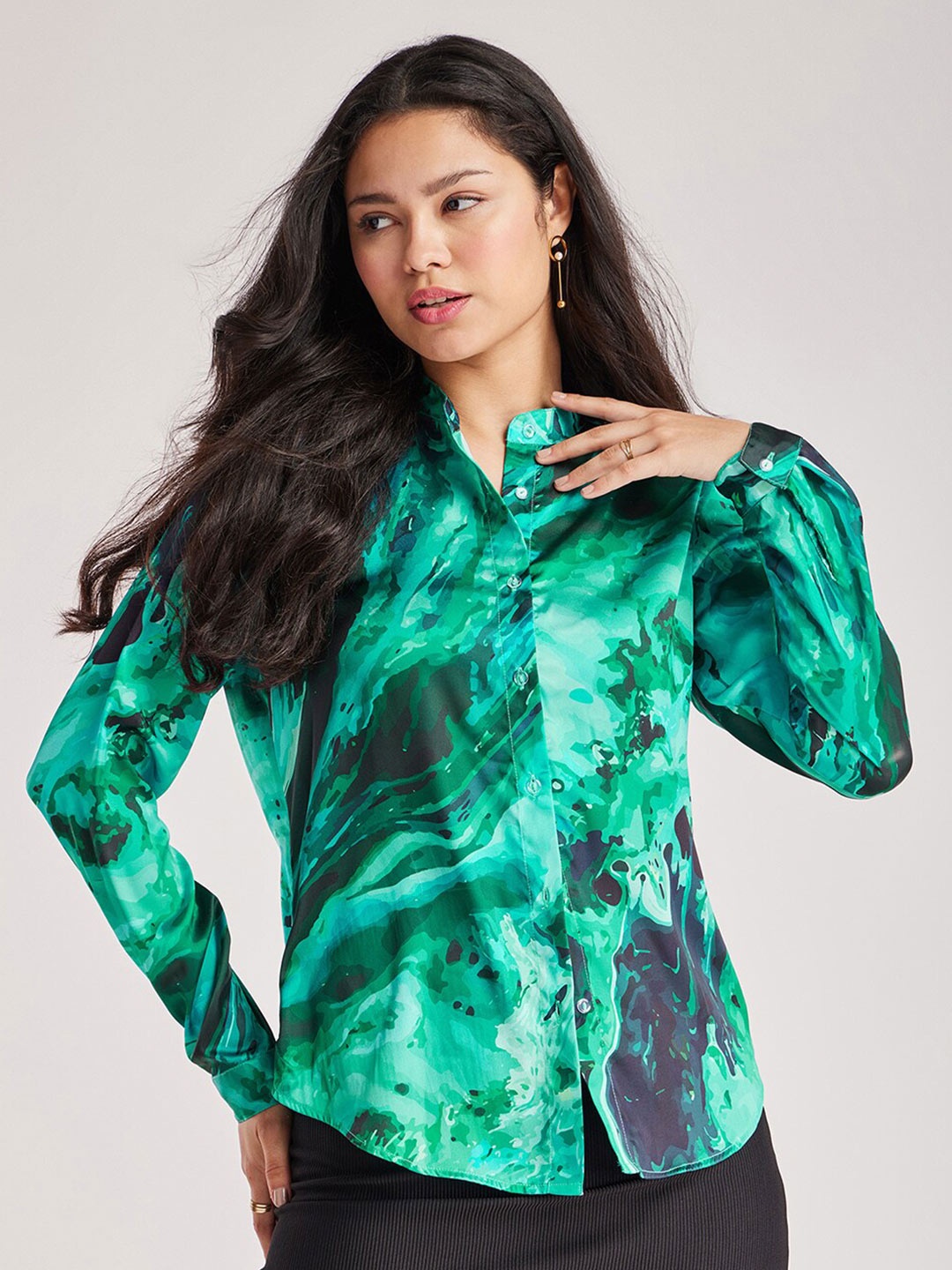 

FableStreet Abstract Printed Satin Casual Shirt, Green