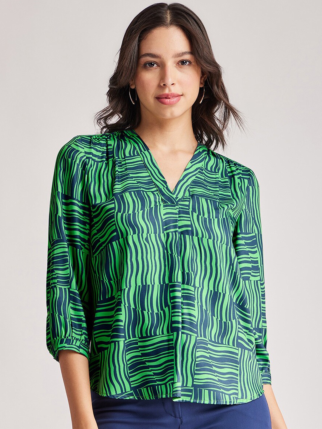 

FableStreet Abstract Printed V-Neck Cuffed Sleeves Shirt Style Top, Green