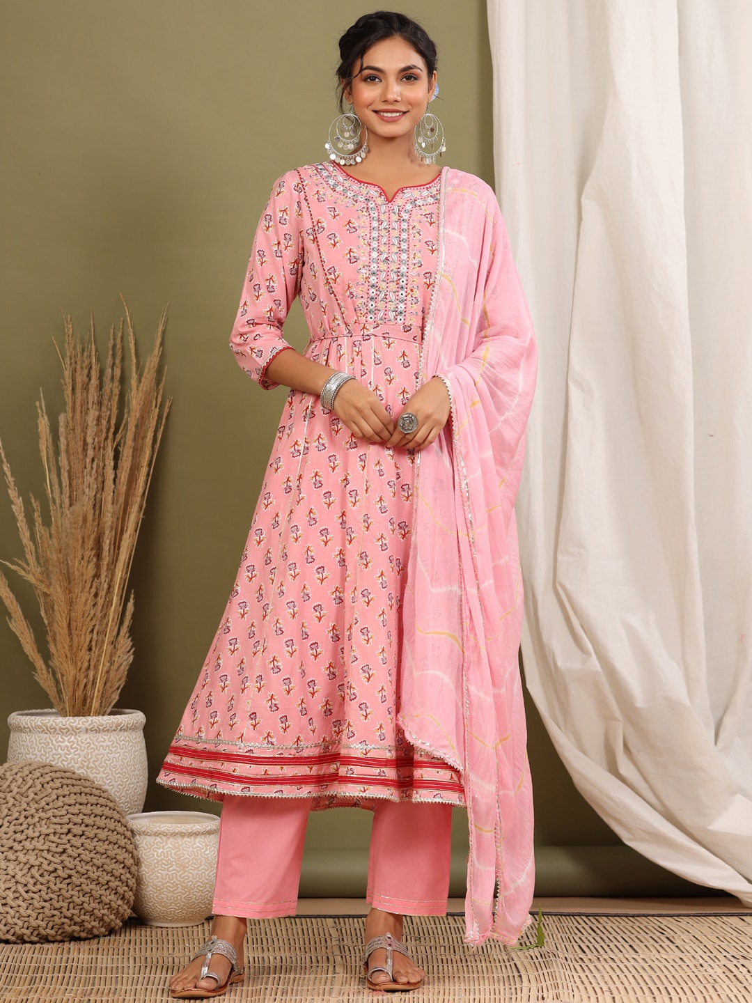 

Readiprint Floral Printed Thread Work Pure Cotton Anarkali Kurta Set, Pink