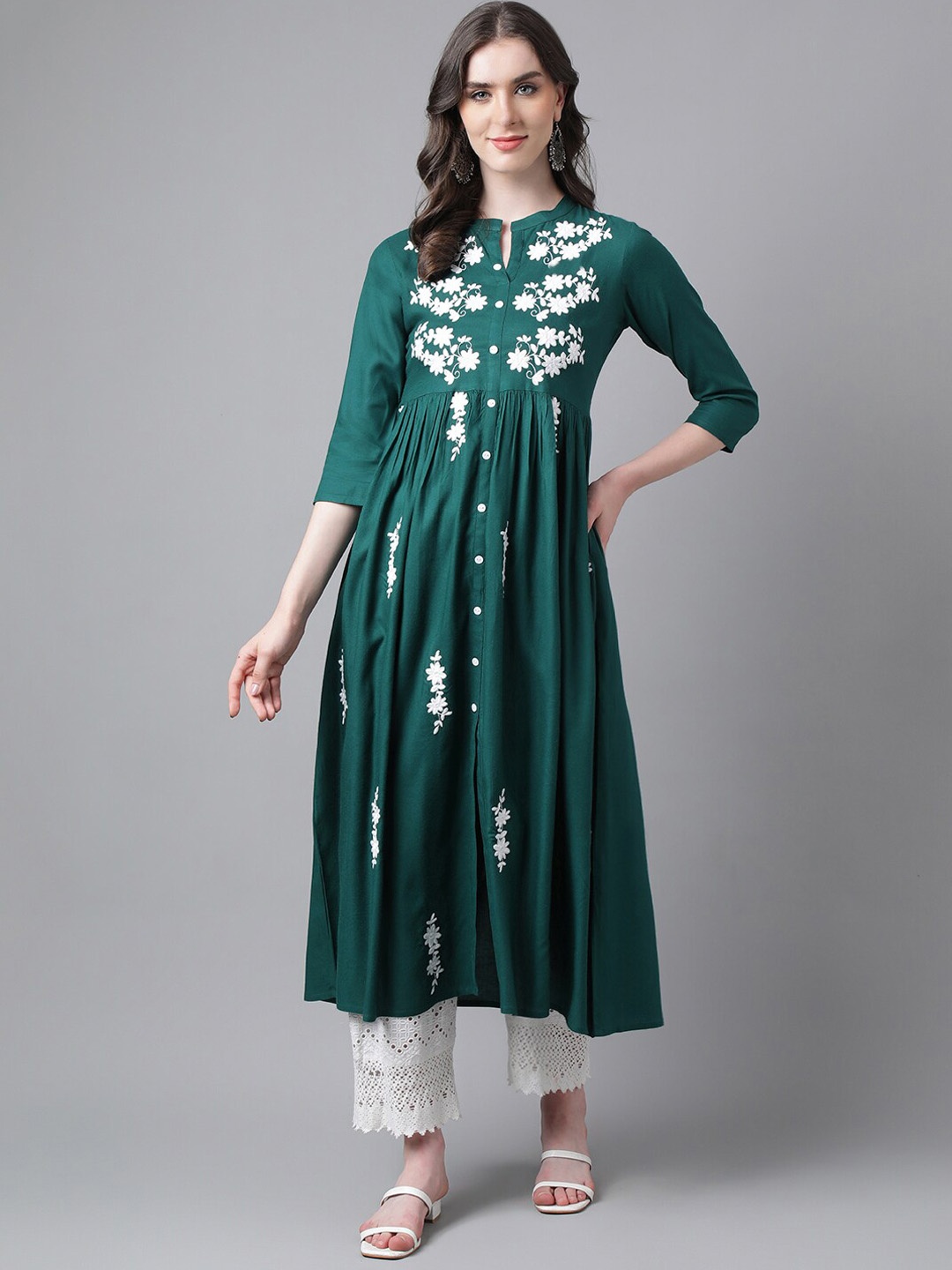 

PURVIJA KURTIES Floral Embroidered Pleated A-Line Kurta, Green