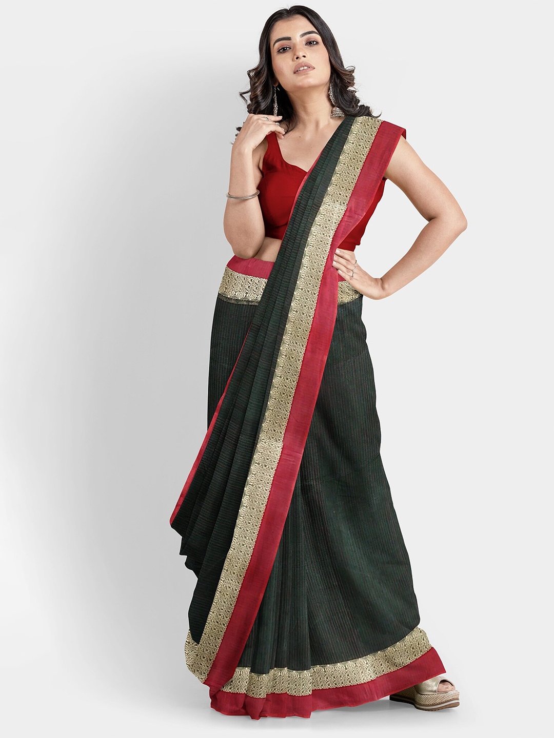 

WoodenTant Striped Pure Cotton Taant Saree, Green