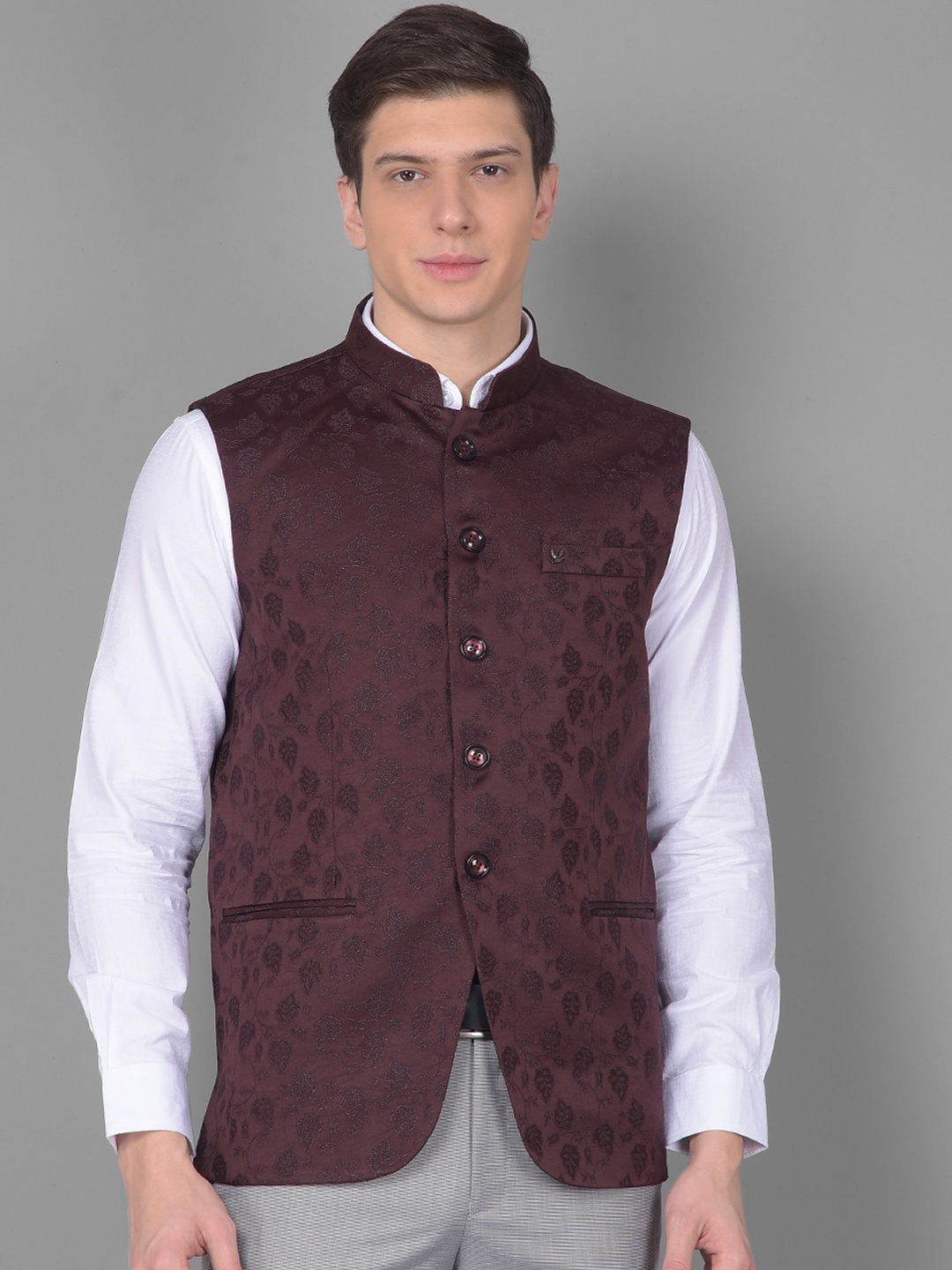 

Canary London Woven Design Mandarin Collar Waistcoat, Burgundy