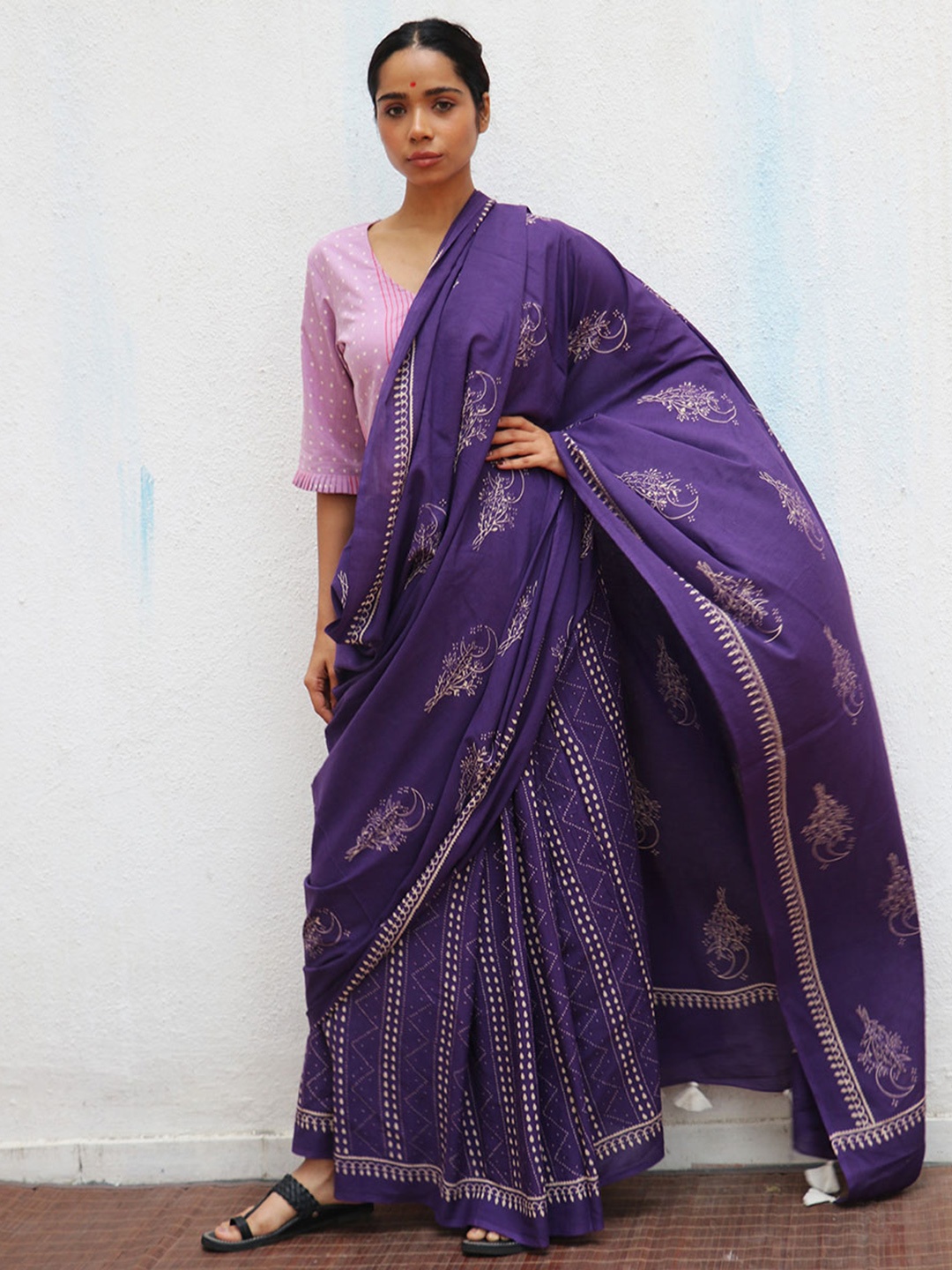 

Chidiyaa Ethnic Motifs Printed Pure Cotton Saree, Purple