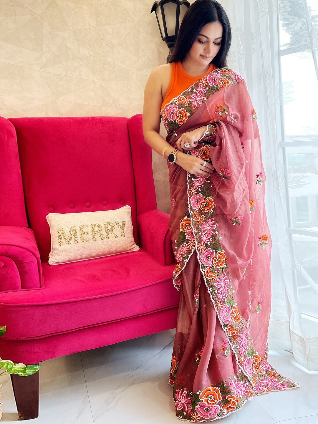 

Anouk Rust & White Floral Embroidered Organza Saree