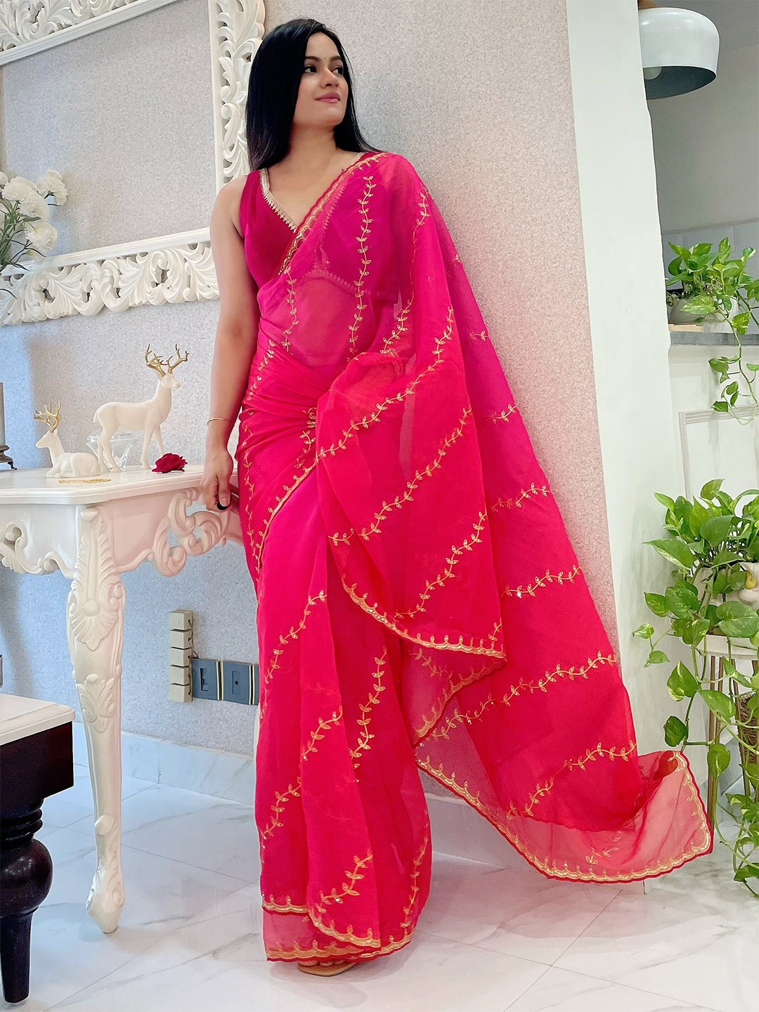 

Anouk Floral Embroidered Saree, Red
