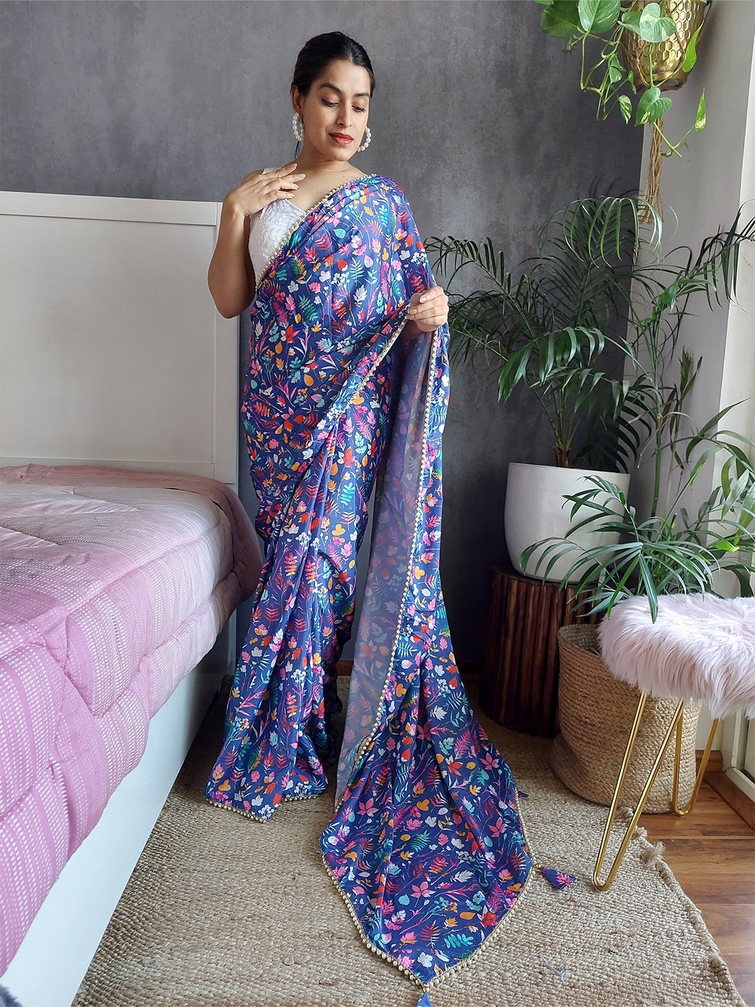 

Anouk Floral Printed Poly Crepe Saree, Navy blue