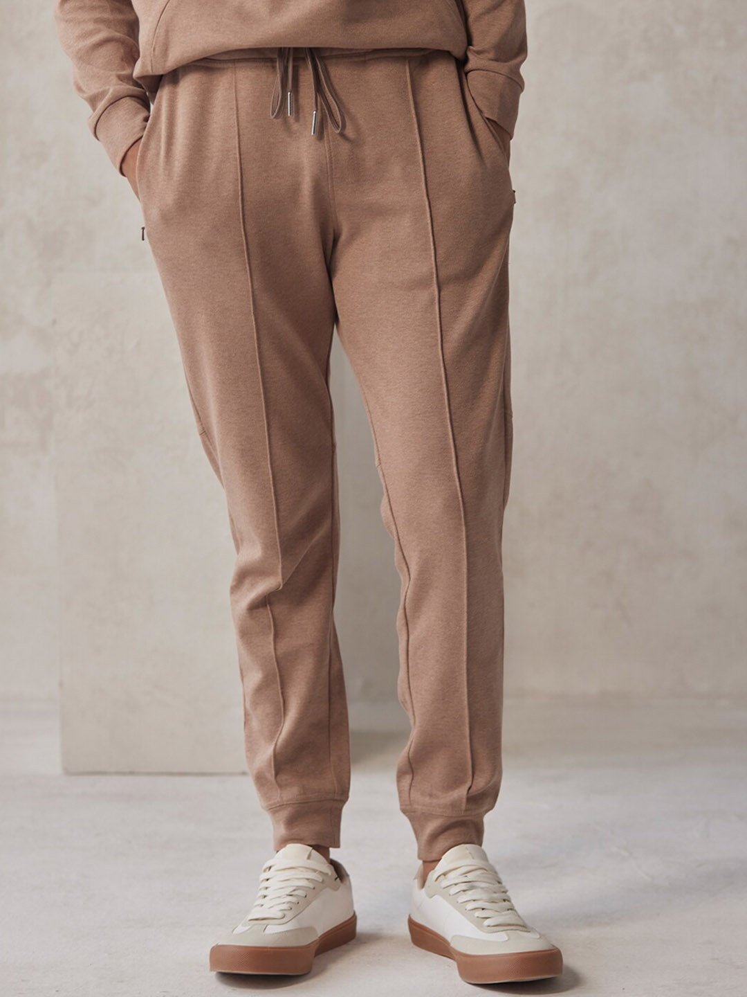 

Andamen Men Mid Rise Cotton Joggers, Khaki