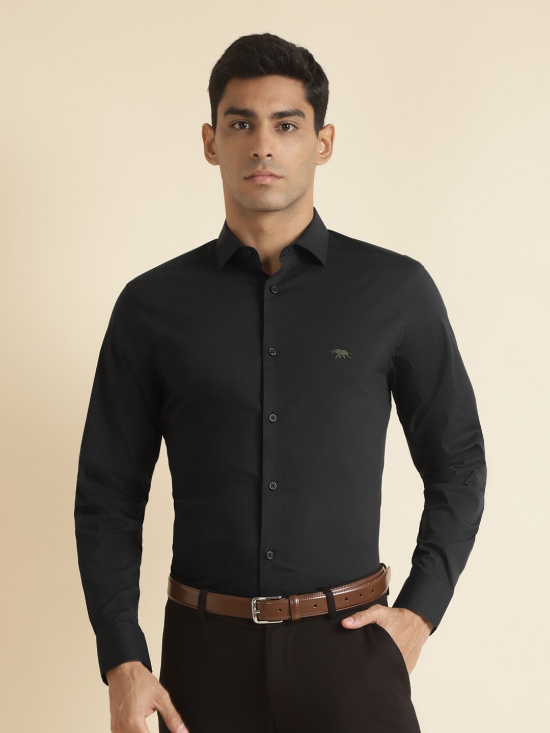 

Andamen Premium Slim Fit Spread Collar Long Sleeves Cotton Formal Shirt, Black