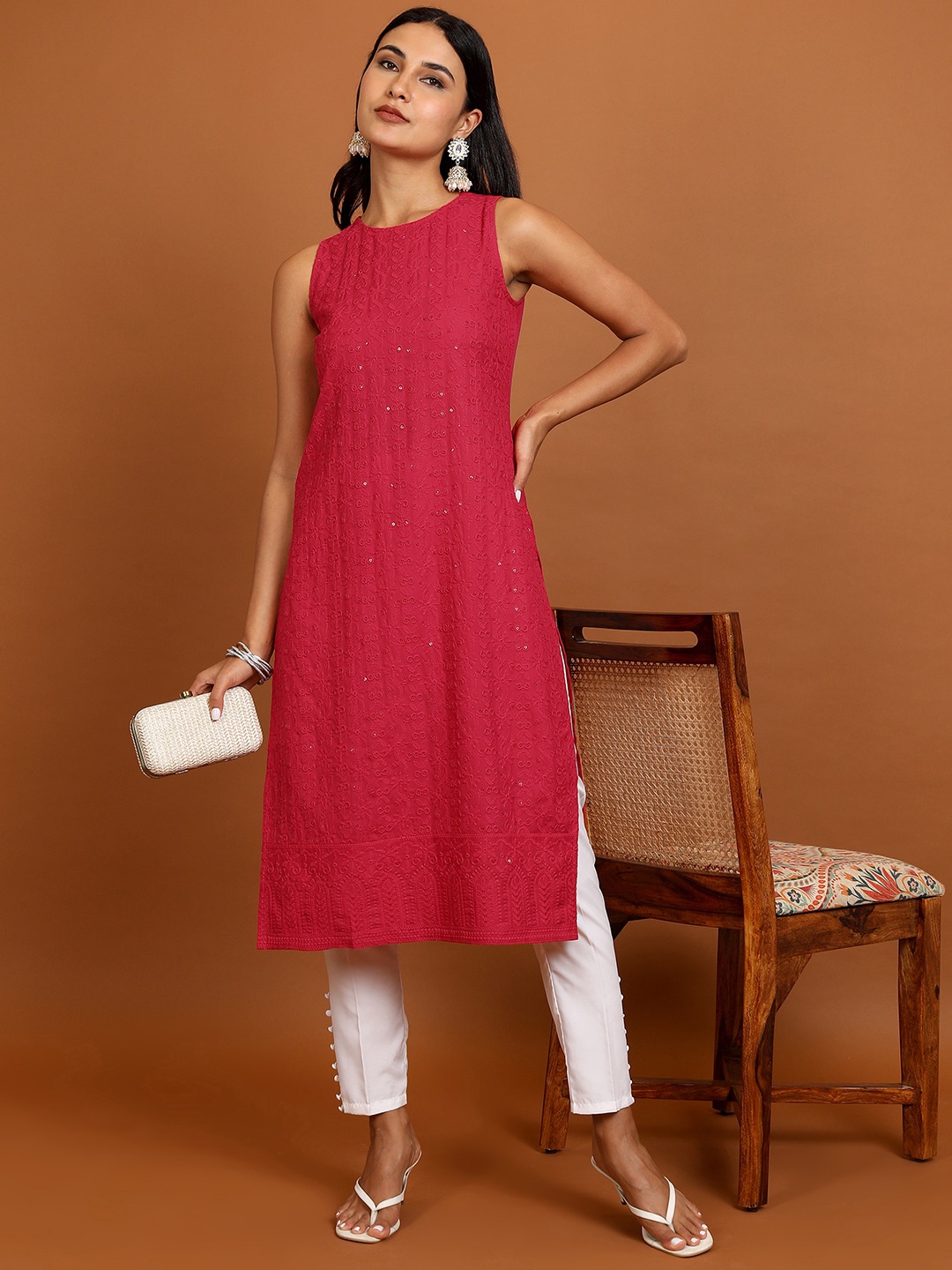 

Vishudh Pink Ethnic Motifs Embroidered Thread Work Detailed Straight Kurta