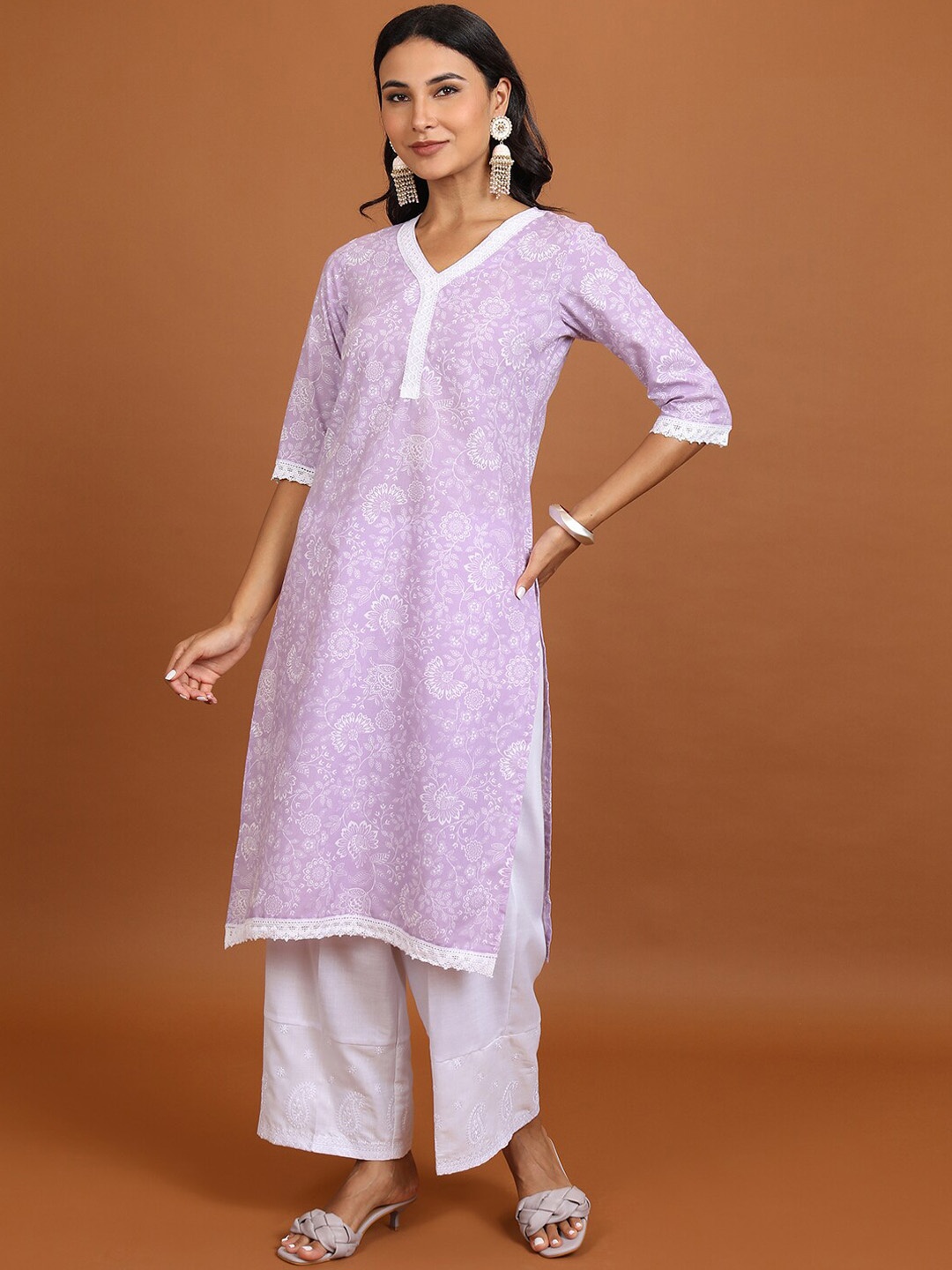 

KETCH Floral Printed Round Neck Straight Kurta, Lavender