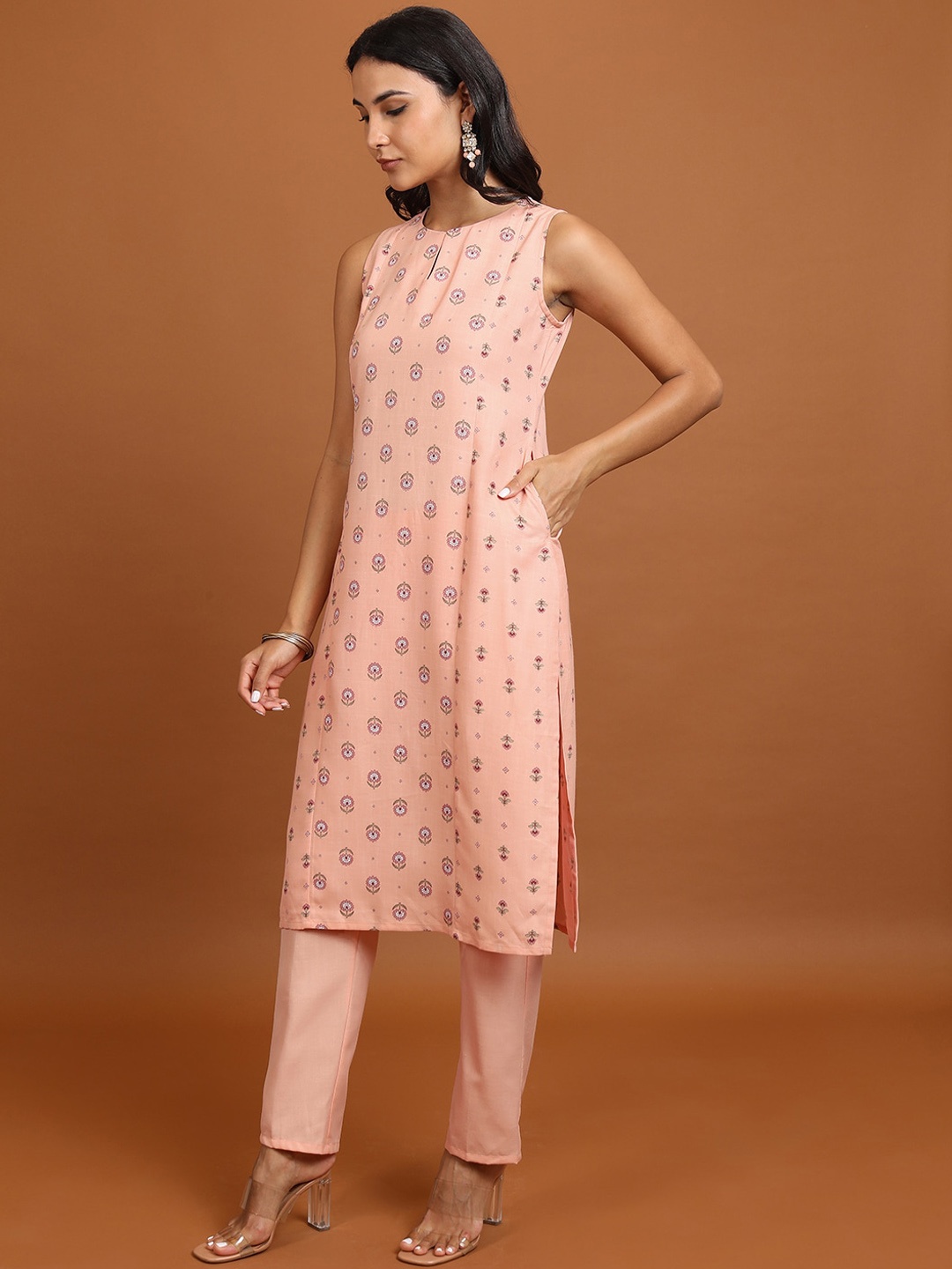 

KETCH Ethnic Motifs Printed Straight Kurta With Pyjamas & Dupatta, Peach