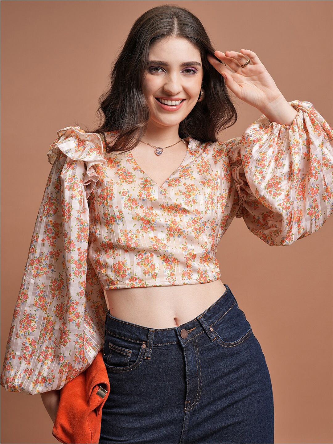 

Tokyo Talkies Beige & Green Floral Printed Fitted Crop Top