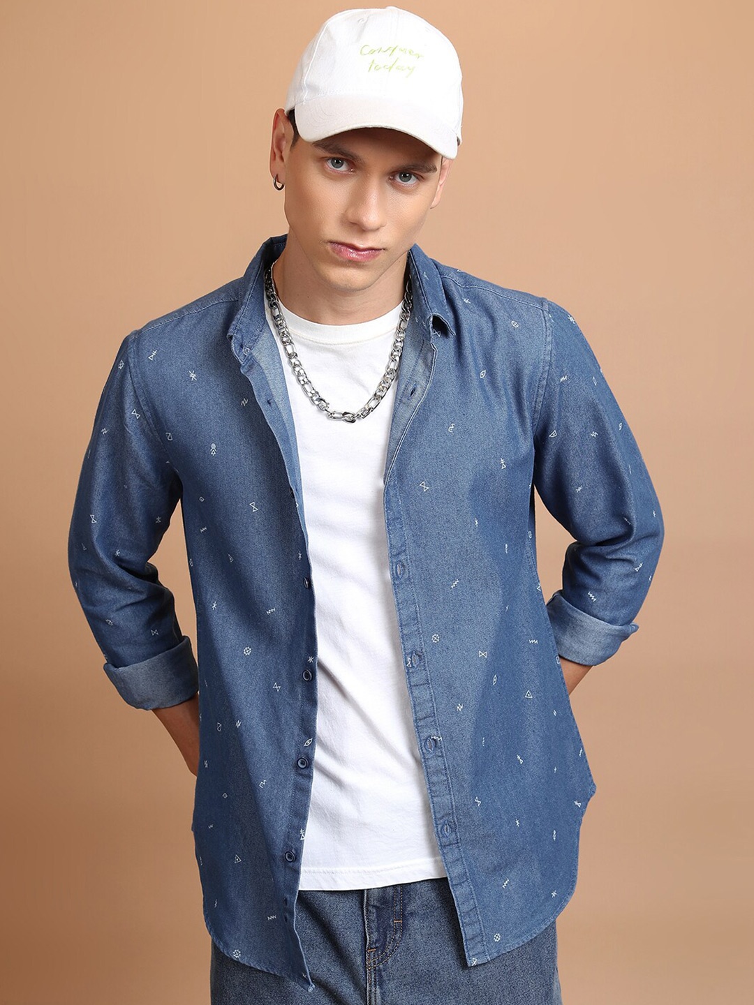 

HIGHLANDER Blue Slim Fit Micro Ditsy Printed Spread Collar Casual Shirt
