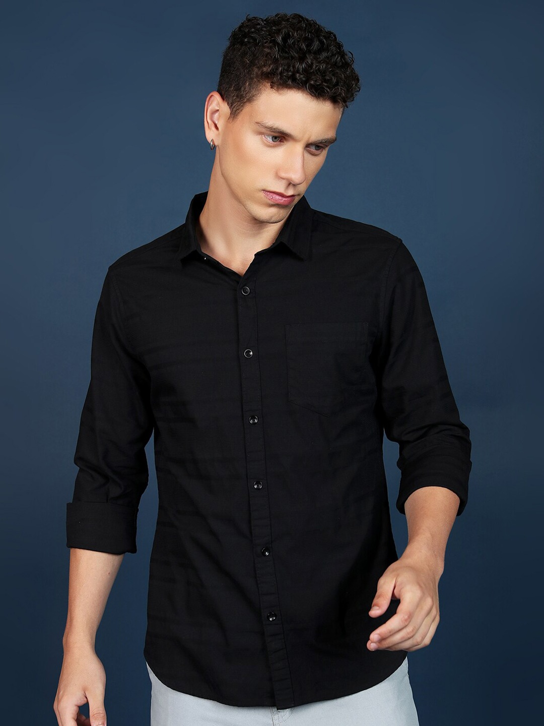

HIGHLANDER Black Slim Fit Horizontal Stripes Spread Collar Cotton Casual Shirt