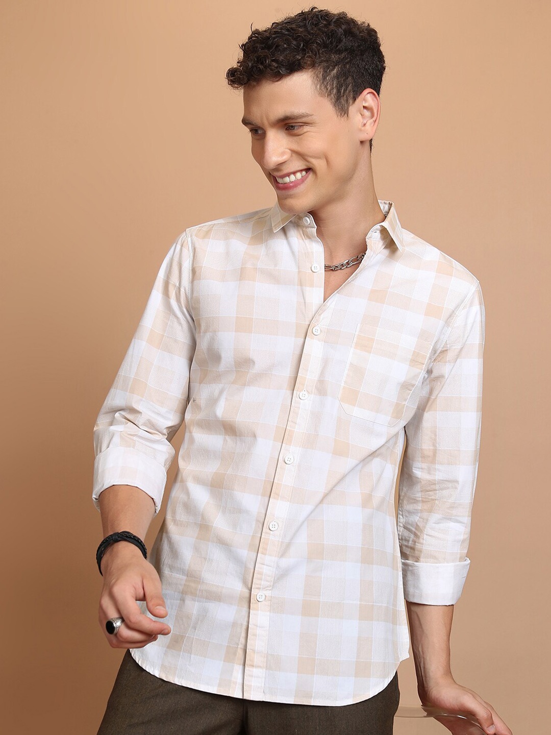 

HIGHLANDER Beige Slim Fit Checked Spread Collar Long Sleeves Cotton Casual Shirt
