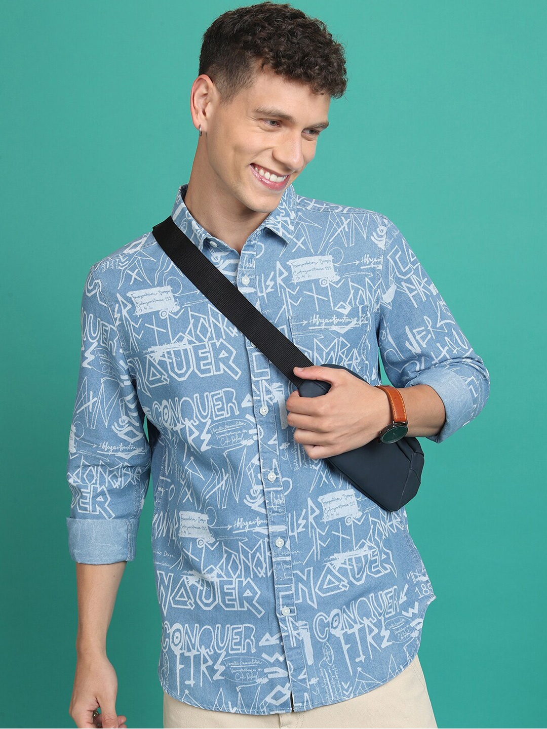 

HIGHLANDER Blue Slim Fit Typography Printed Casual Shirt