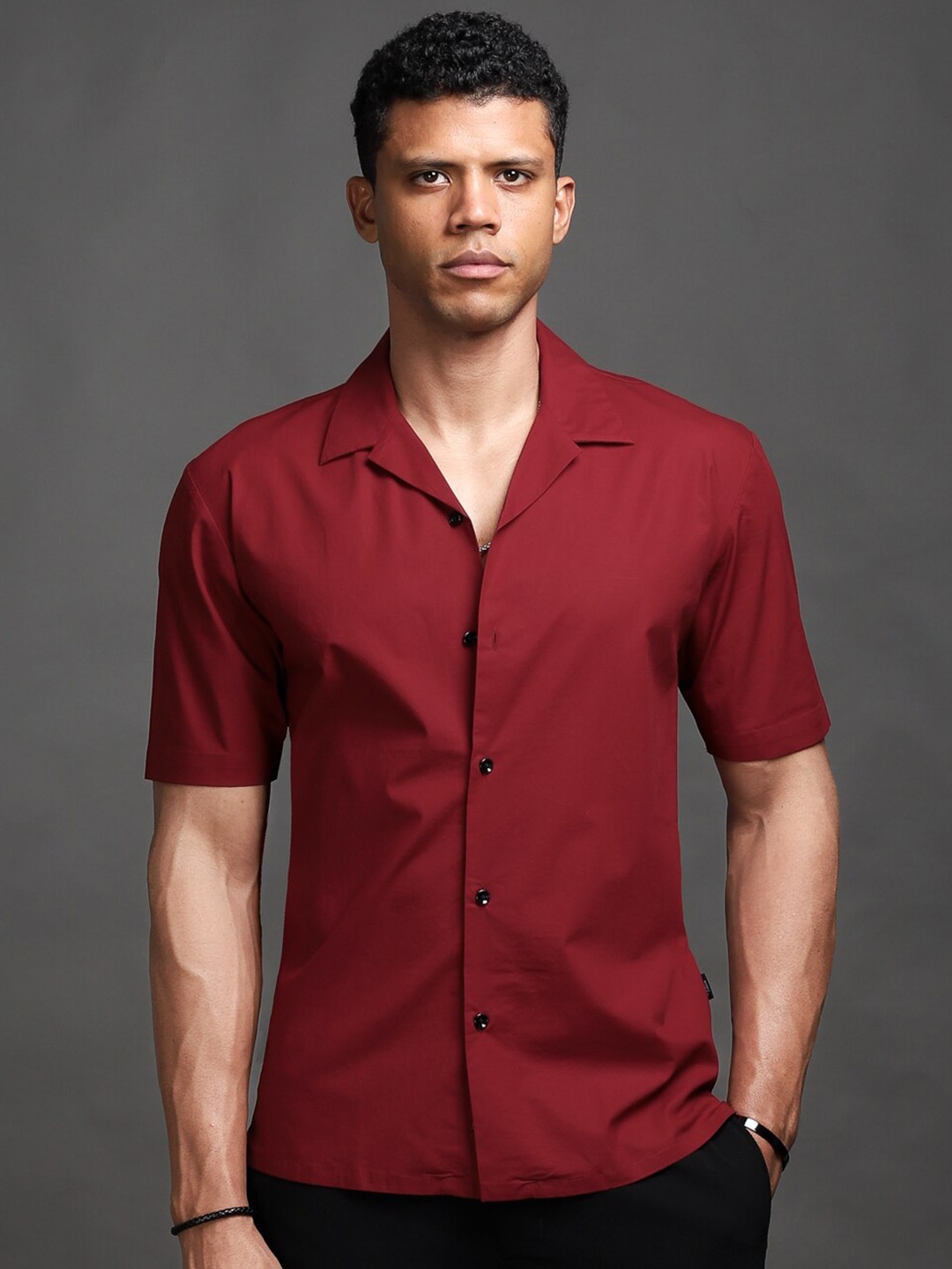 

CESARI LONDON Premium Cuban Collar Casual Shirt, Red
