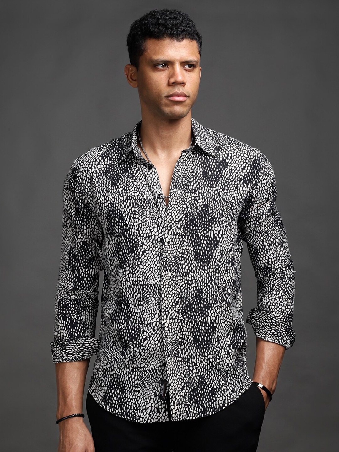 

CESARI LONDON Comfort Slim Fit Animal Skin Printed Casual Shirt, Black
