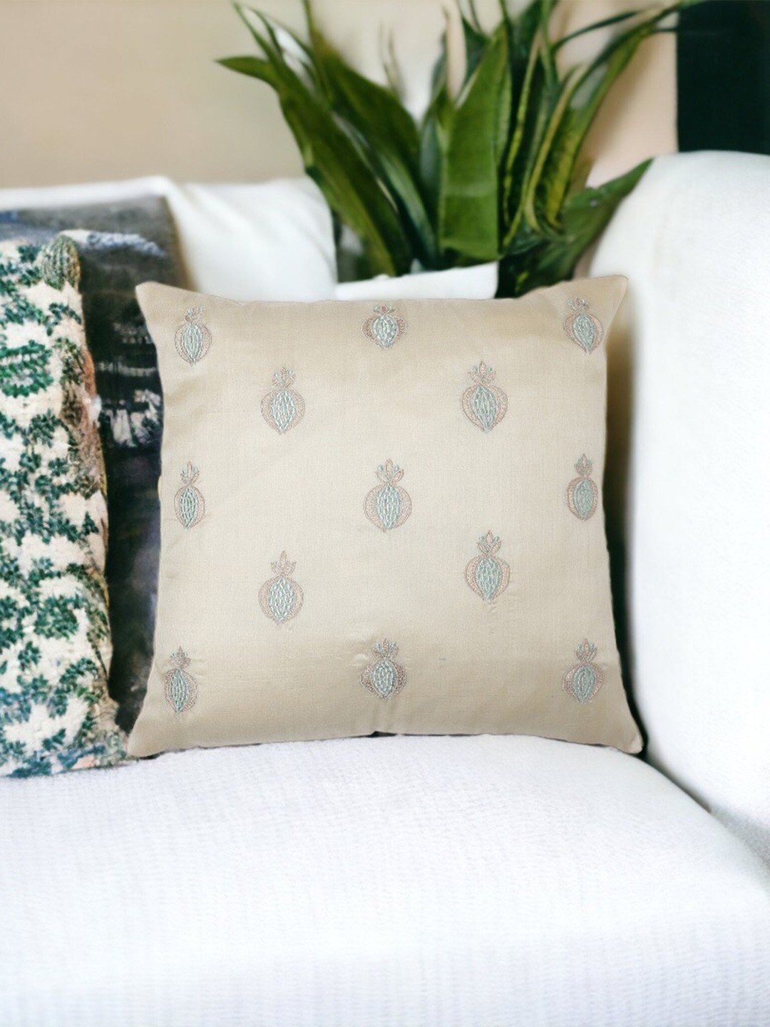 

THE COCOTIER Off White Ethnic Motifs Embroidered Silk Square Cushion Covers