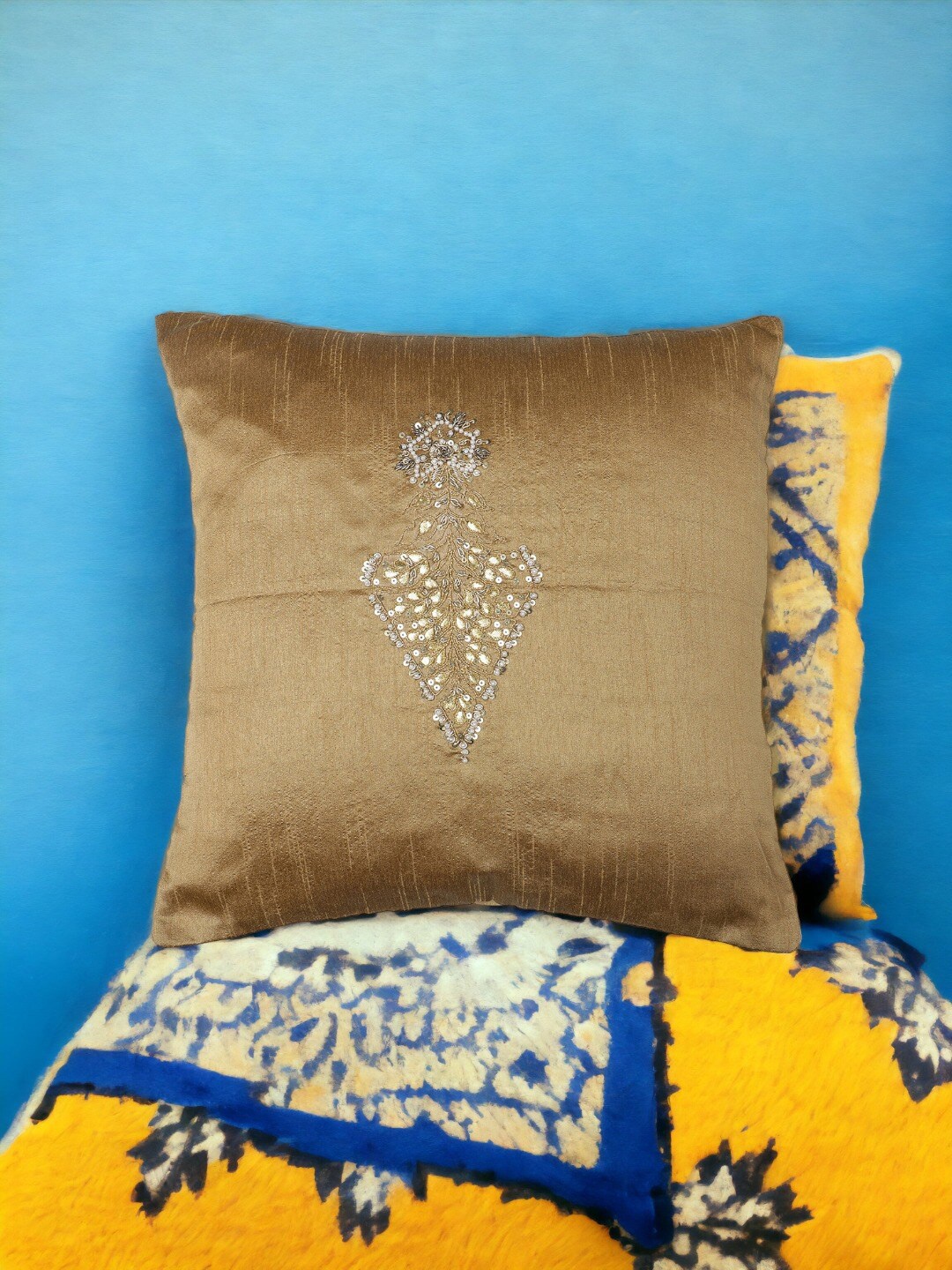 

THE COCOTIER Gold-Toned Embroidered Pure Silk Square Cushion Cover