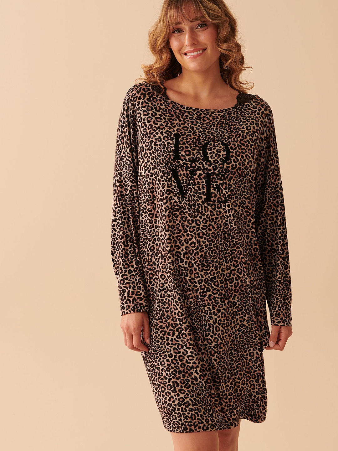 

La Vie en Rose Animal Printed Nightdress, Black