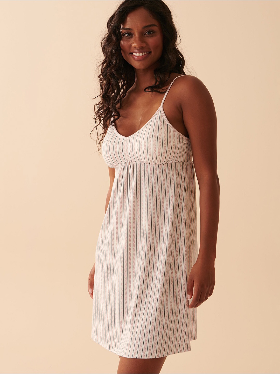 

La Vie en Rose Striped Shoulder Straps Nightdress, White