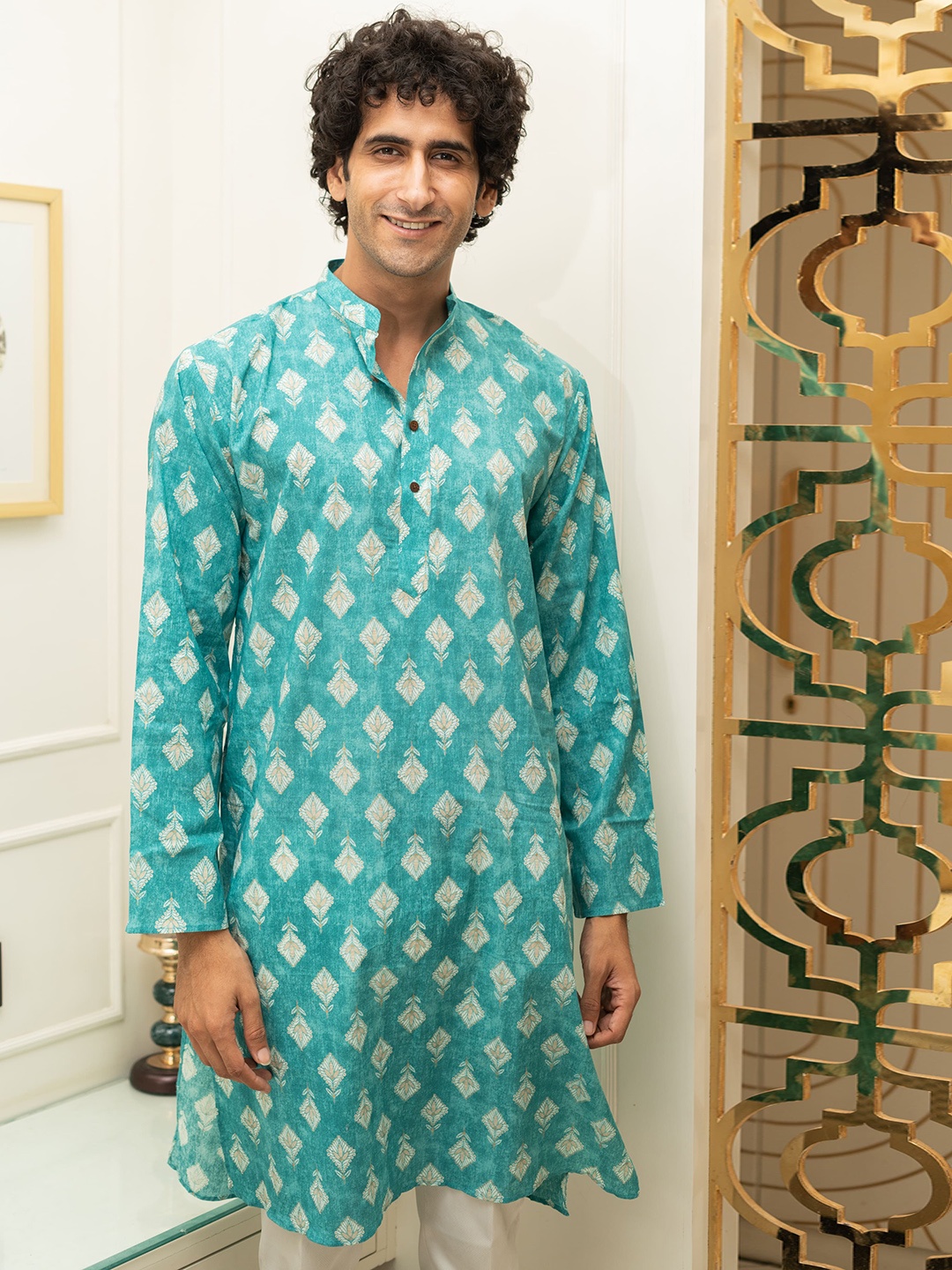 

Shasak Ethnic Motifs Printed Cotton Kurta, Blue