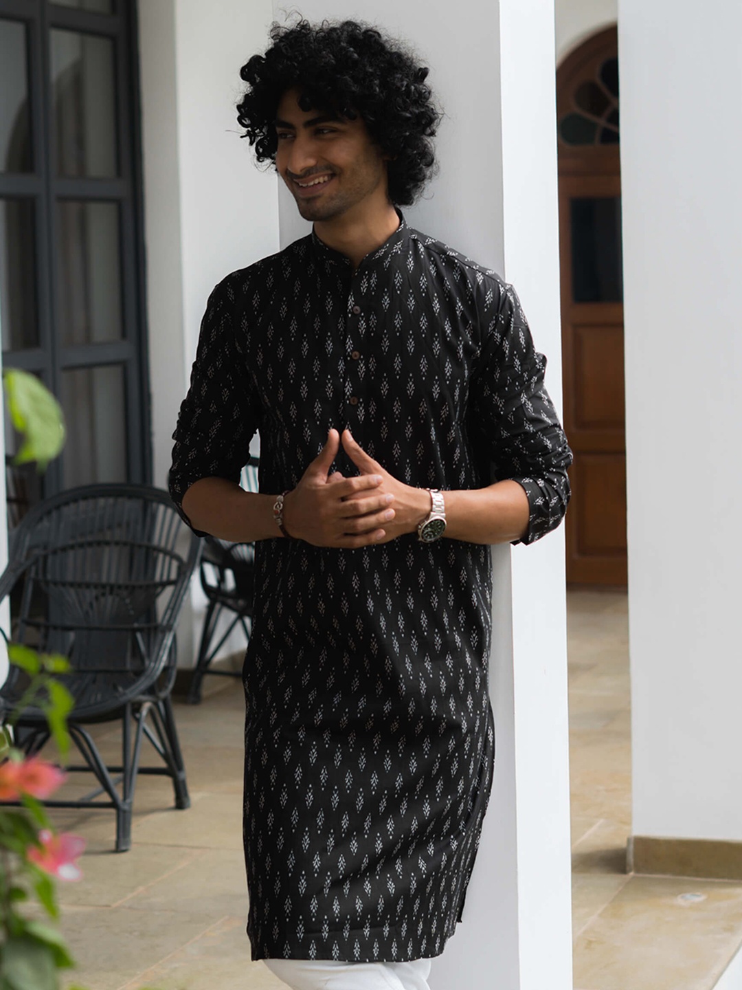 

Shasak Ethnic Motifs Printed Cotton Kurta, Black