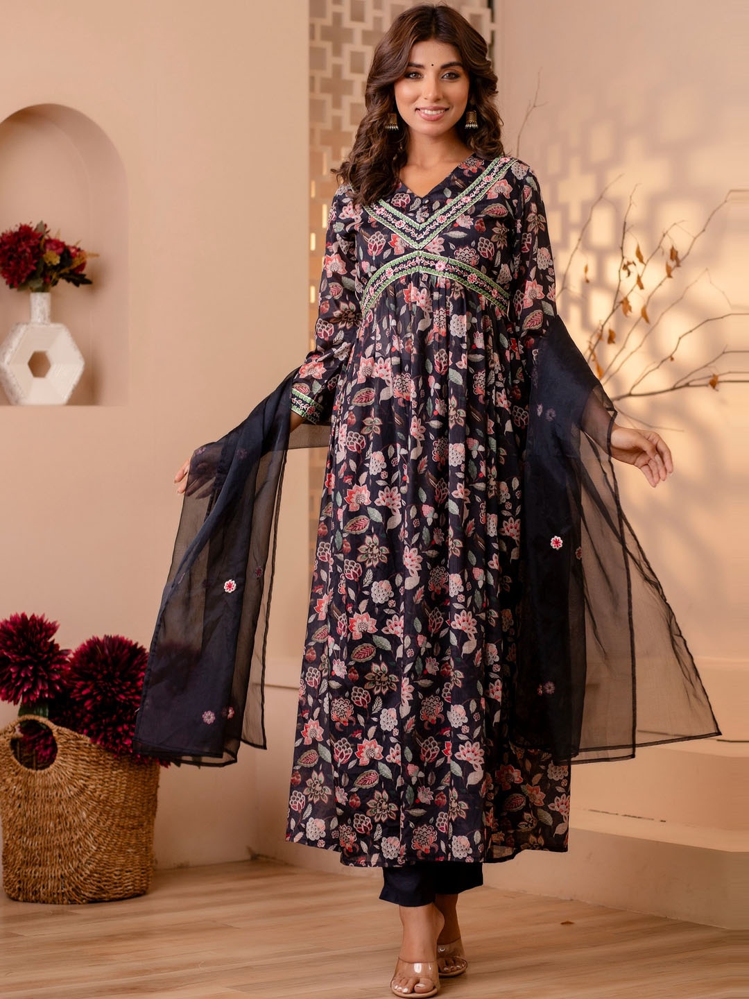 

Kohsh Floral Printed Thread Work Detailed Anarkali Kurta & Trouser With Dupatta, Black